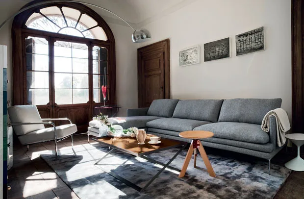 No sofá, William… / Zanotta