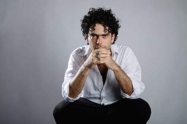 “Faro Pelo Mundo” no Espaço Espelho D’Agua