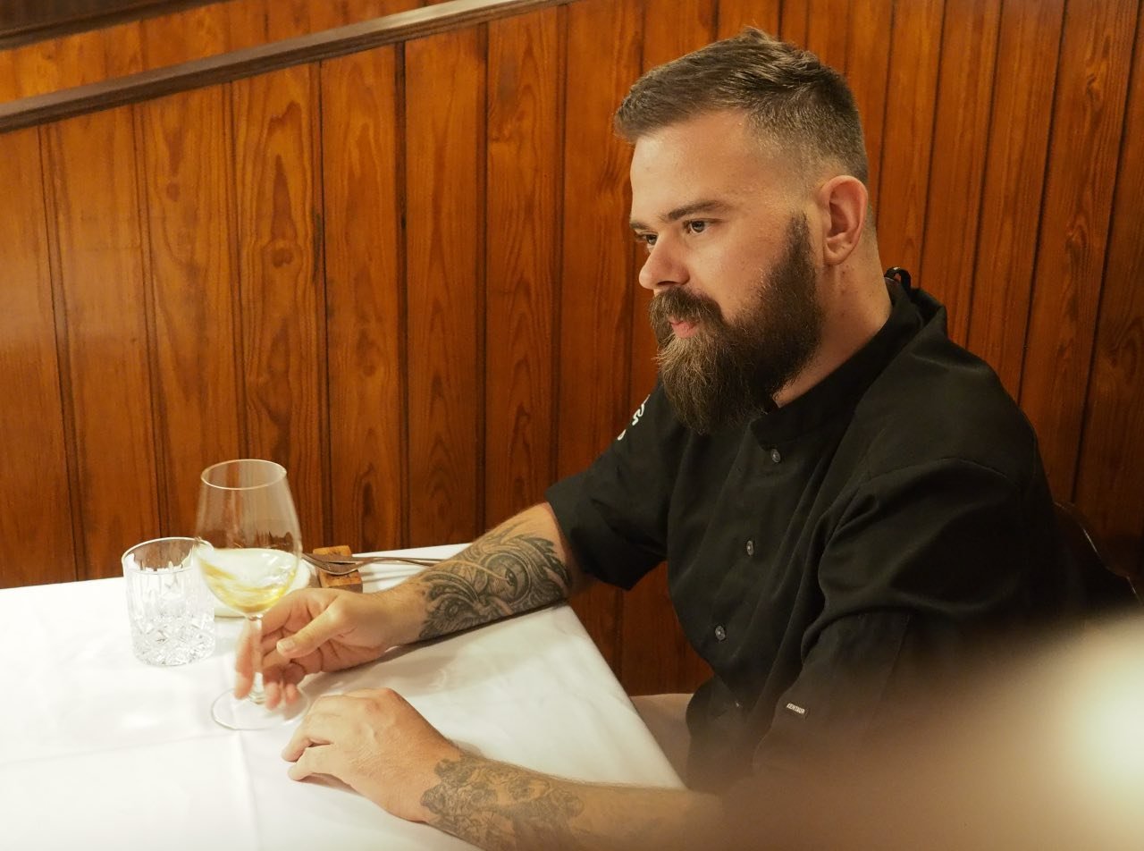 bacalhau d’assinatura • chef João Narigueta: “Aqui posso confecionar pratos que comia na minha infância, para que outras pessoas os possam comer”