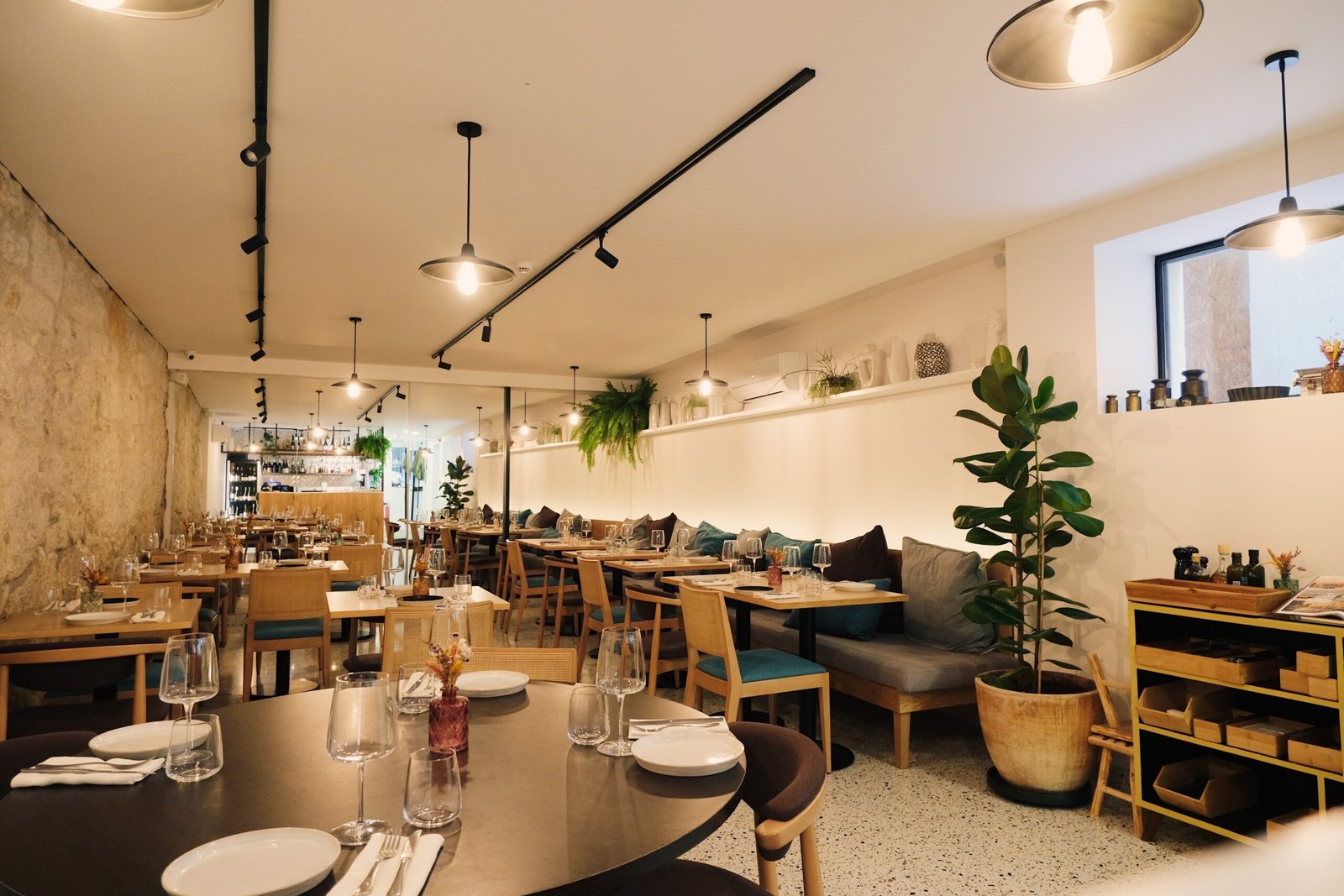 Gruta. Os sabores e produtos de Portugal e do Brasil cruzam-se à mesa do restaurante portuense